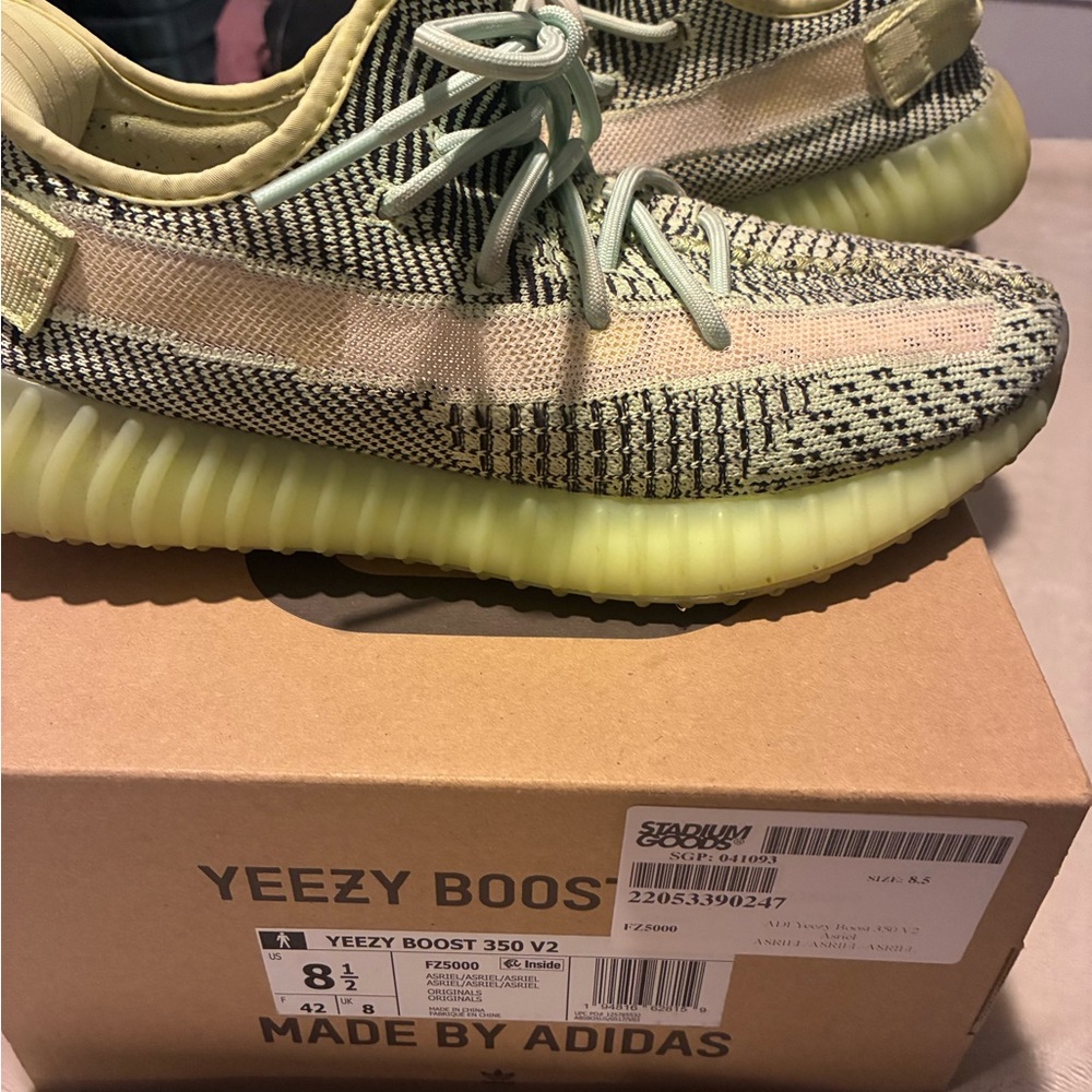 Yeezy Boost 350 V2 Asriel